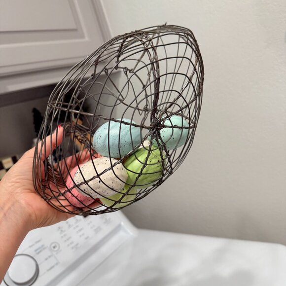 VTG Wire chicken egg basket with pastel eggs - Picture 8 of 11